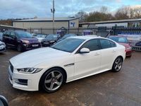 Usado Jaguar XE R-Sport 180 HP (132 kW) 2017 Branco Sedan
