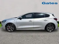 Usado Ford Focus ST-Line 125 HP (91 kW) 2025 Prateado Citadino