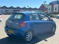 Begagnad Toyota Yaris SR 85 HK (62 kW) 2007 Blå Halvkombi