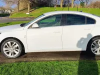 Used Vauxhall Insignia SRi 170 HP (125 kW) 2016 White Hatchback