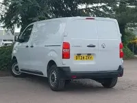 Usado Vauxhall Vivaro 2024 Branco Monovolume
