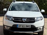 Used Dacia Sandero Lauréate 90 HP (66 kW) 2015 White Hatchback