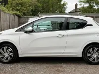 Used Peugeot 208 Access 68 HP (50 kW) 2015 White Hatchback