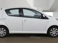 Used Toyota Aygo 67 HP (49 kW) 2012 White Hatchback