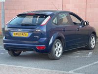 Begagnad Ford Focus Zetec 2011 Blå Halvkombi