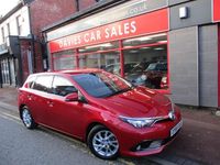 Used Toyota Auris 116 HP (85 kW) 2016 Red Hatchback