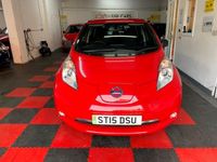 Begagnad Nissan Leaf Visia 80 kW (109 HK) 2015 Röd Halvkombi