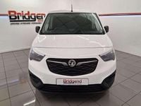 Second-hand Vauxhall Combo 100 kW (136 CP) 2022 Alb Monovolum