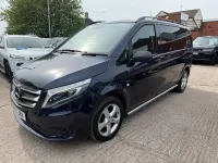 Usado Mercedes Vito 187 HP (137 kW) 2017 Azul Van