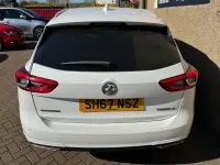 Used Vauxhall Insignia SRi 170 HP (125 kW) 2017 White Estate