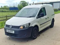 Usado VW Caddy 102 CV (75 kW) 2011 Blanco Monovolumen