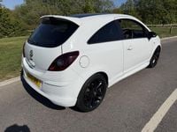 Second-hand Vauxhall Corsa Edition 2015 Alb Hatchback