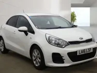 Used Kia Rio 84 HP (61 kW) 2016 White Hatchback