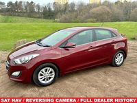 Used Hyundai i30 SE 110 HP (80 kW) 2016 Red Hatchback