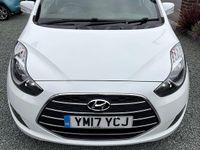 Used Hyundai ix20 Premium 90 HP (66 kW) 2017 White Hatchback