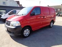 Begagnad Toyota HiAce 95 HK (69 kW) 2007 Röd Van