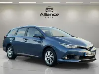 Used Toyota Auris 116 HP (85 kW) 2016 Blue Estate