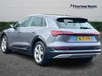Usado Audi e-tron Design 230 kW (313 CV) 2021 Gris SUV