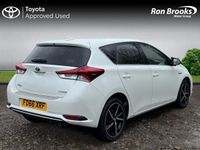 used Toyota Auris Hybrid 