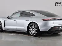 Usado Porsche Taycan Performance Package 419 kW (571 HP) 2023 Prateado Sedan