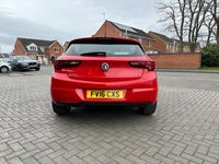 Used Vauxhall Astra SRi 110 HP (80 kW) 2016 Red Hatchback