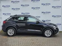 Usado VW T-Roc Life 150 HP (110 kW) 2023 Preto SUV