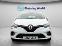Used Renault Clio V Play 72 HP (52 kW) 2020 White Hatchback