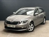 Used Skoda Octavia SE 115 HP (84 kW) 2018 Beige Estate