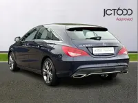 Usado Mercedes CLA220 174 HP (127 kW) 2018 Azul Sedan
