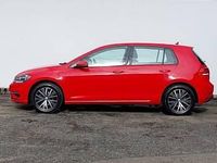 Used VW Golf VII SE 125 HP (91 kW) 2017 Red Hatchback