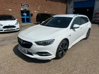 Used Vauxhall Insignia SRi 2017 White Estate
