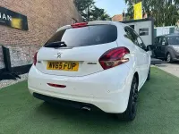 Gebraucht Peugeot 208 GT-line 2015 Weiß Kleinwagen