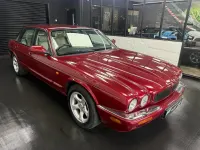 Used Jaguar XJ8 290 HP (213 kW) 2001 Red Sedan