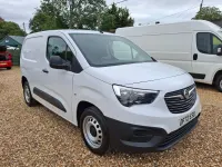 Used Vauxhall Combo S 100 HP (73 kW) 2022 White MPV