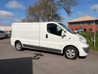 Gebraucht Vauxhall Vivaro Sportive 115 PS (84 kW) 2013 Weiß Van / Kleinbus