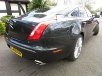 Usado Jaguar XJ Portfolio 275 HP (202 kW) 2010 Cinzento Sedan