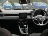 Used Renault Clio V Iconic 90 HP (66 kW) 2022 Hatchback