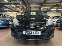Used Toyota Yaris 99 HP (72 kW) 2013 Black Hatchback