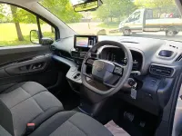 Usado Citroën e-Berlingo 98 kW (134 HP) 2024 Cinzento Monovolume