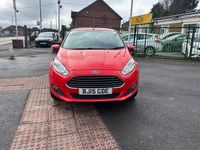 Used Ford Fiesta Zetec 82 HP (60 kW) 2015 Red Hatchback