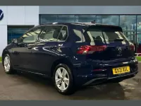 Second-hand VW Golf VIII Life 147 CP (108 kW) 2021 Albastru Hatchback