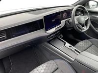 New VW Passat R-line 147 HP (108 kW) 2025 White Estate