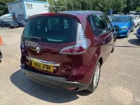 Used Renault Scénic Dynamique 110 HP (80 kW) 2016 Red MPV
