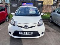 Begagnad Toyota Aygo 68 HK (50 kW) 2012 Vit Halvkombi