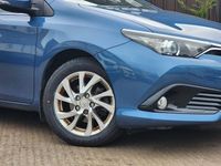 Used Toyota Auris 116 HP (85 kW) 2017 Blue Hatchback