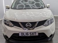 Used Nissan Qashqai N-Connecta 110 HP (80 kW) 2016 White SUV