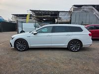 Used VW Passat Advance 218 HP (160 kW) 2021 White Estate