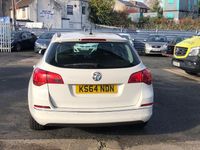 Used Vauxhall Astra 2014 White Estate