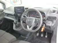 Used Vauxhall Combo Sportive 100 HP (73 kW) 2021 White MPV