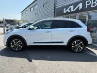Used Kia Niro 2017 White SUV